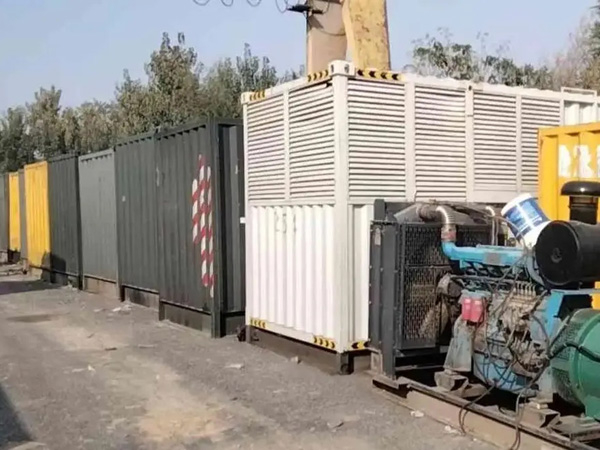 东阿200KW柴油发电机机组每小时油耗是多少？